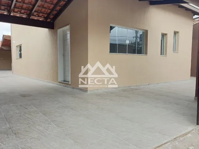 Casa com 242m² 2 quartos e 2 banheiros, à venda, no bairro Indaiá em Caraguatatuba