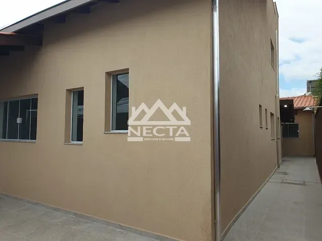 Casa com 242m² 2 quartos e 2 banheiros, à venda, no bairro Indaiá em Caraguatatuba