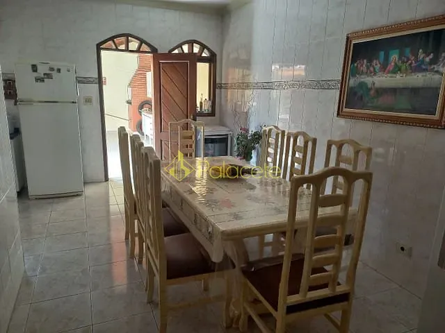 Casa com 240m² 4 quartos e 3 banheiros, à venda, no bairro Terra Nova em Taubaté