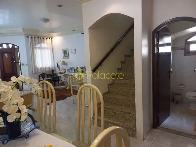 Casa com 240m² 4 quartos e 3 banheiros, à venda, no bairro Terra Nova em Taubaté