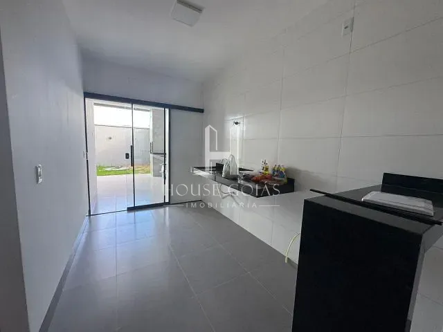 Casa com 200m² 3 quartos e 2 banheiros, à venda, no bairro Jardim Buriti Sereno em Aparecida de Goiânia