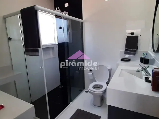 Casa com 250m² 4 quartos e 4 banheiros, à venda, no bairro Massaguaçu em Caraguatatuba