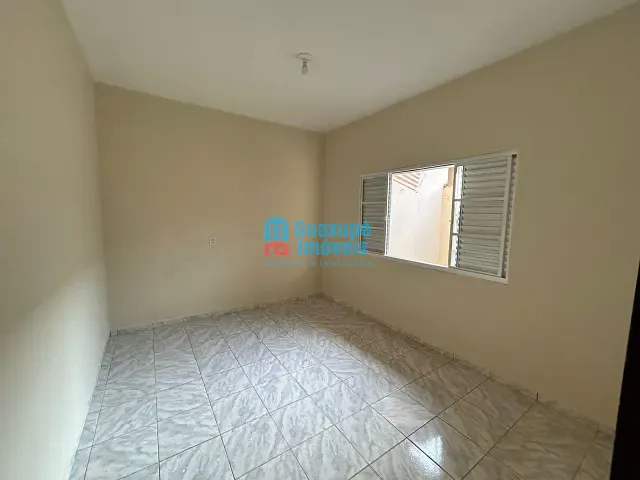 Casa 2 quartos e 1 banheiro, para alugar, no bairro Jardim Lepiane em Guaxupé