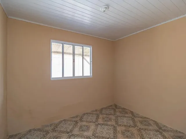 Casa 2 quartos e 1 banheiro, para alugar, no bairro Campo Comprido em Curitiba