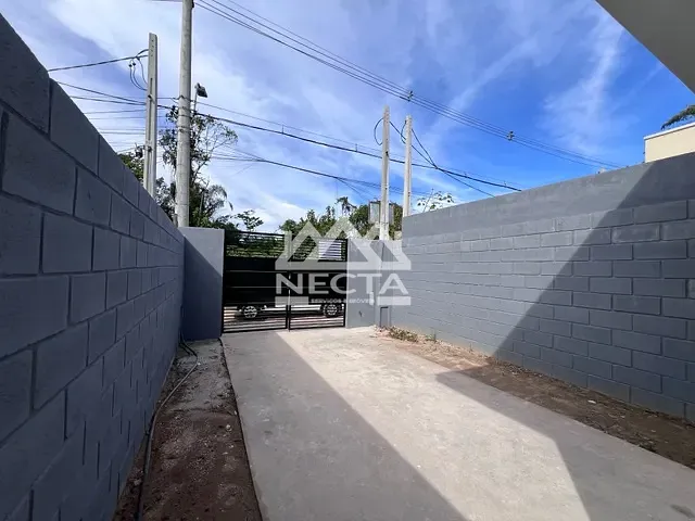 Casa com 137m² 2 quartos e 2 banheiros, à venda, no bairro Balneário Recanto do Sol em Caraguatatuba