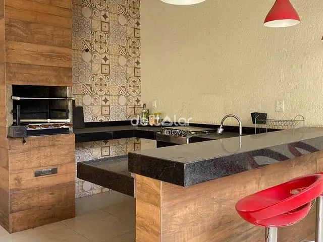 Casa com 220m² 3 quartos e 2 banheiros, à venda, no bairro Santa Mônica em Belo Horizonte