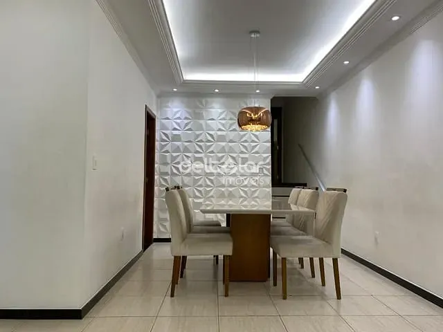 Casa com 220m² 3 quartos e 2 banheiros, à venda, no bairro Santa Mônica em Belo Horizonte