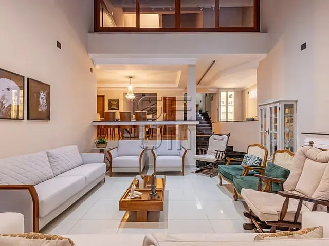 Casa com 400m² 5 quartos e 5 banheiros, à venda, no bairro Andrade em Londrina