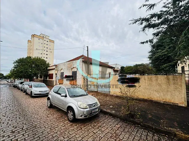 Casa com 756m² 2 quartos e 2 banheiros, à venda, no bairro Jardim Ártico em Araraquara