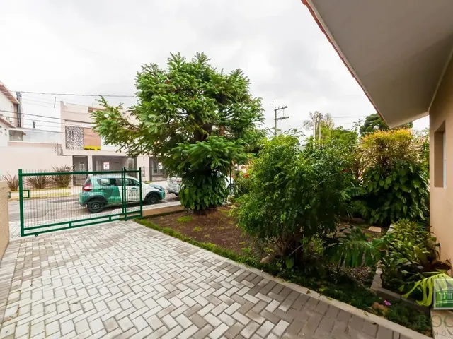 Casa 2 quartos e 1 banheiro, para alugar, no bairro Bacacheri em Curitiba