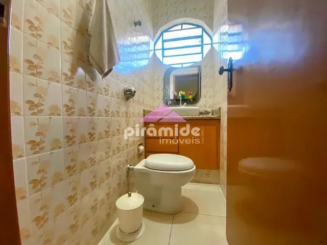 Casa com 10m² 3 quartos e 2 banheiros, à venda, no bairro Jardim Esplanada em São José Dos Campos