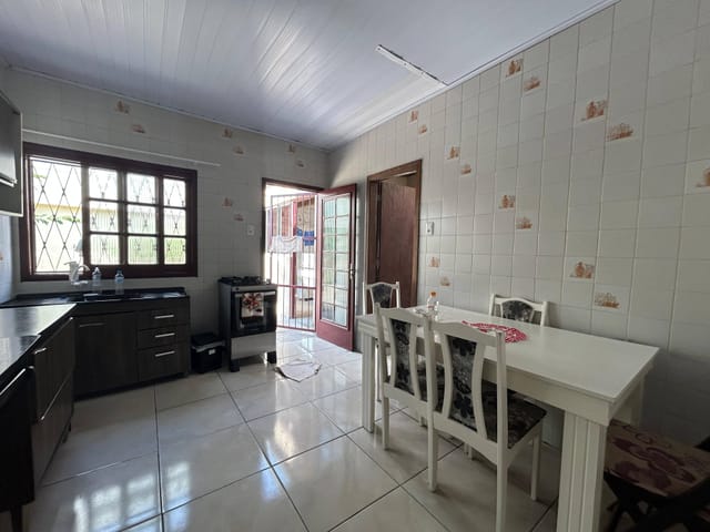 Casa com 238m² 2 quartos e 1 banheiro, à venda, no bairro Areal em Pelotas