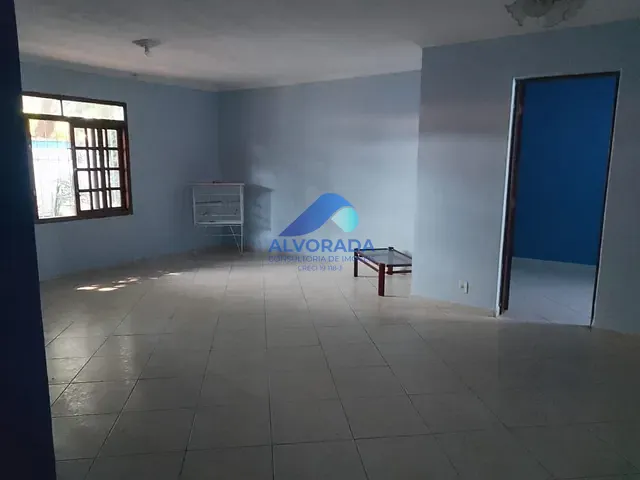 Casa com 300m² 3 quartos e 2 banheiros, à venda, no bairro Jardim Satélite em São José dos Campos
