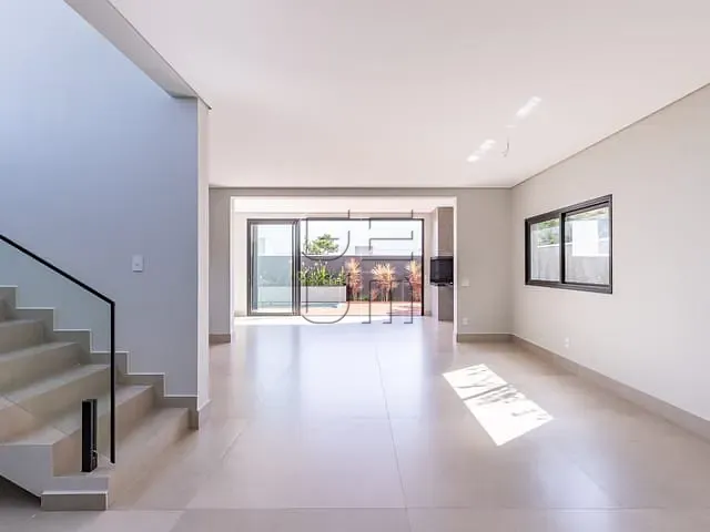 Casa com 254m² 4 quartos e 5 banheiros, à venda, no bairro Jardim Morumbi em Londrina