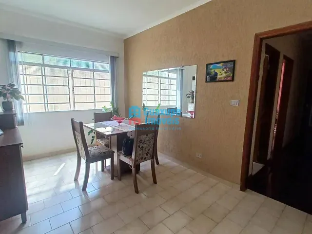 Casa 3 quartos e 3 banheiros, à venda, no bairro Angola em Guaxupé