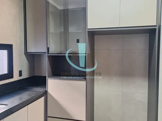 Casa com 305m² 3 quartos e 5 banheiros, à venda, no bairro Parque Planalto em Araraquara