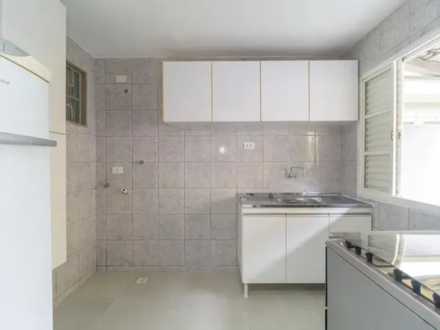 Casa 1 quarto e 1 banheiro, para alugar, no bairro Portão em Curitiba