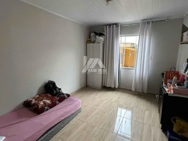 Casa com 248m² 2 quartos e 2 banheiros, à venda, no bairro Contorno em Ponta Grossa