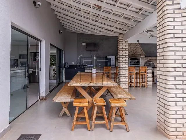 Casa com 263m² 4 quartos e 5 banheiros, à venda, no bairro Jardim Ideal em Londrina