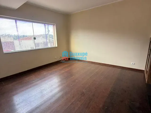 Casa 3 quartos e 4 banheiros, para alugar, no bairro Vila Rica em Guaxupé