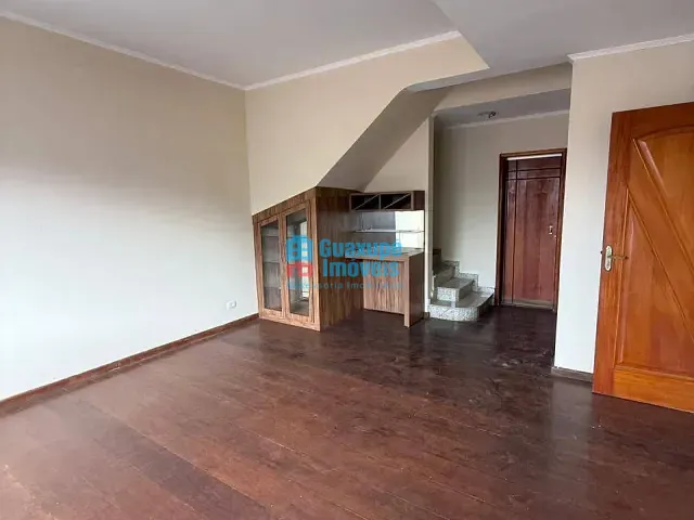 Casa 3 quartos e 4 banheiros, para alugar, no bairro Vila Rica em Guaxupé