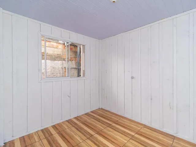 Casa 2 quartos e 1 banheiro, para alugar, no bairro Fazendinha em Curitiba