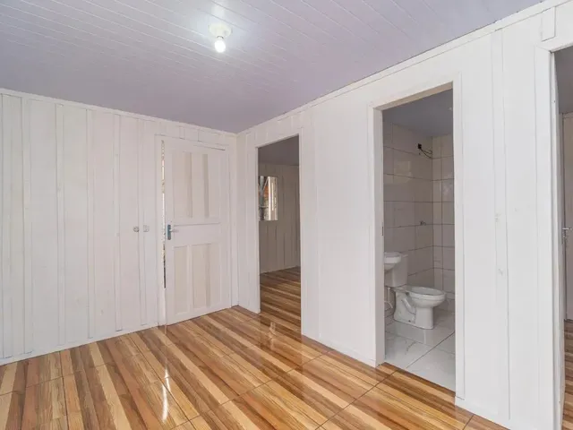 Casa 2 quartos e 1 banheiro, para alugar, no bairro Fazendinha em Curitiba