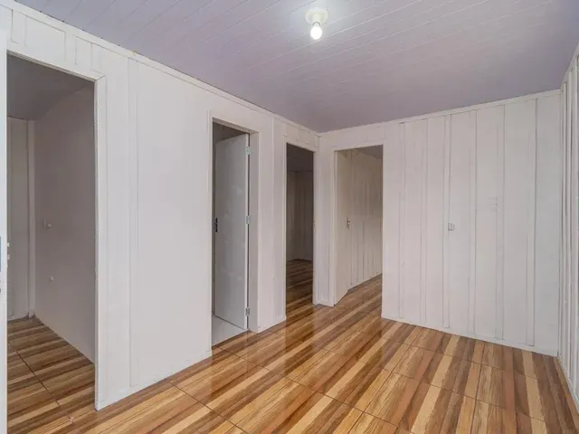 Casa 2 quartos e 1 banheiro, para alugar, no bairro Fazendinha em Curitiba