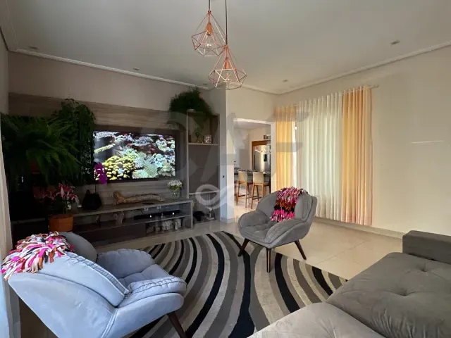 Casa com 406m² 3 quartos e 4 banheiros, à venda, no bairro Parque Residencial Nova Holanda em Holambra