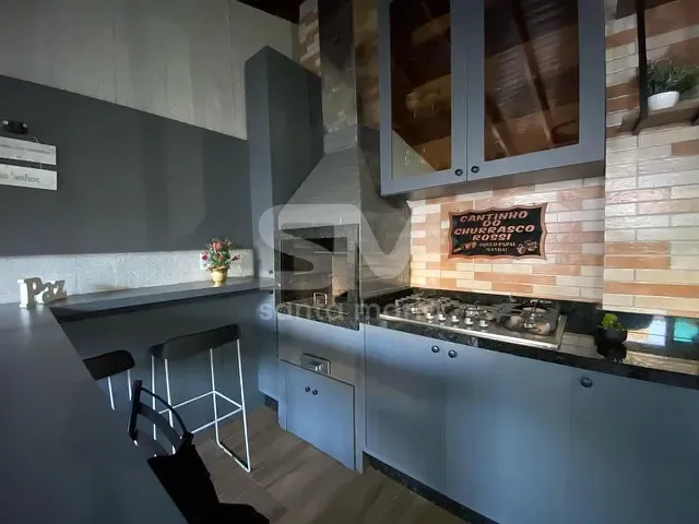 Casa com 220m² 4 quartos e 3 banheiros, à venda, no bairro Cristo Rei em Chapecó