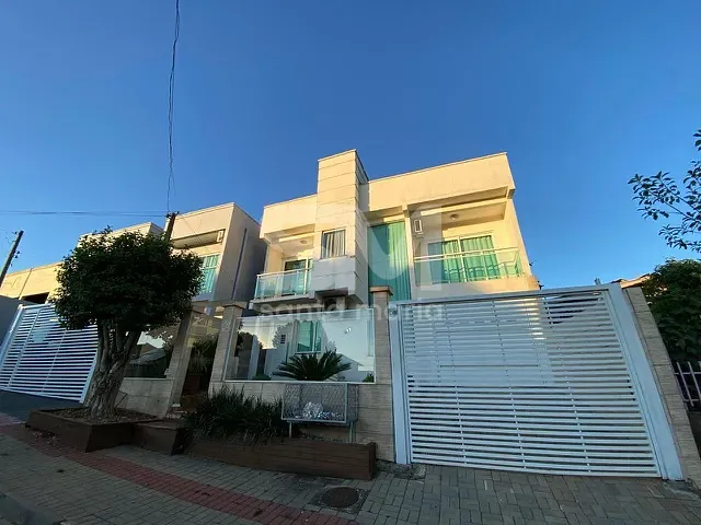Casa com 220m² 4 quartos e 3 banheiros, à venda, no bairro Cristo Rei em Chapecó