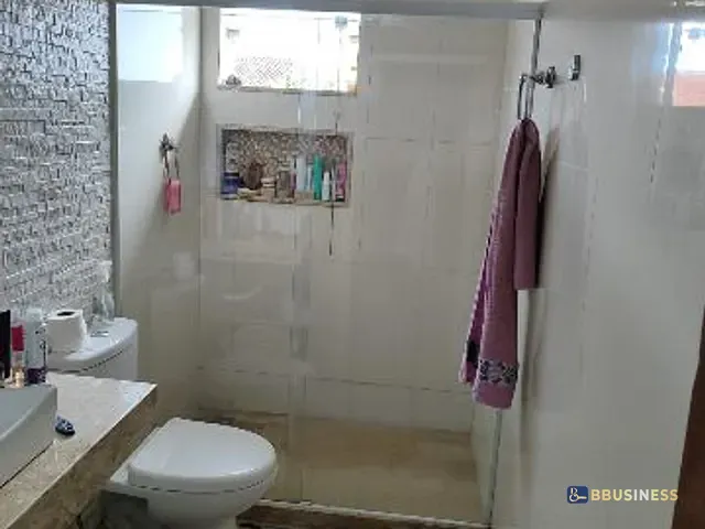 Casa com 255m² 4 quartos e 3 banheiros, à venda, no bairro Parque Rosário em Campos dos Goytacazes