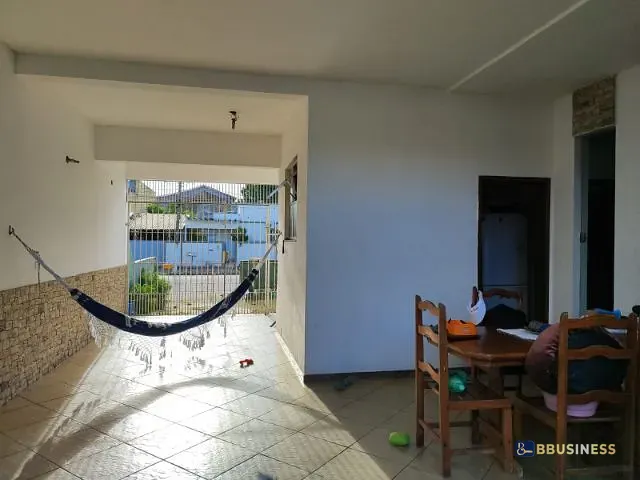 Casa com 255m² 4 quartos e 3 banheiros, à venda, no bairro Parque Rosário em Campos dos Goytacazes