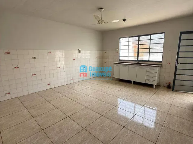 Casa 2 quartos e 1 banheiro, para alugar, no bairro Jardim Nova Guaxupé em Guaxupé