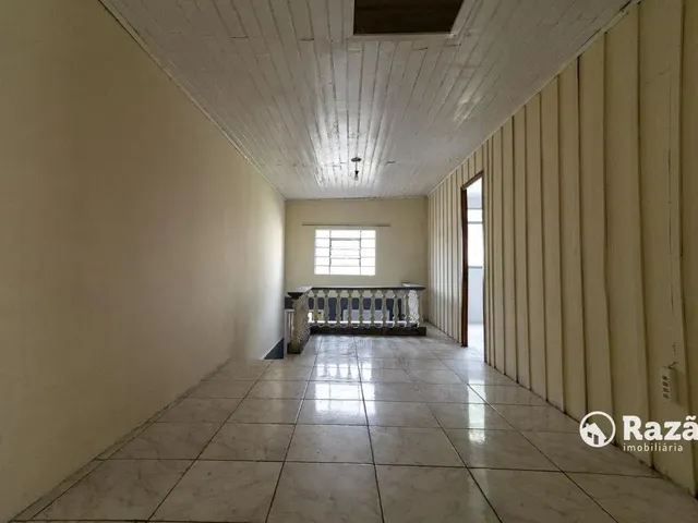 Casa 3 quartos e 1 banheiro, para alugar, no bairro Vista Alegre em Curitiba