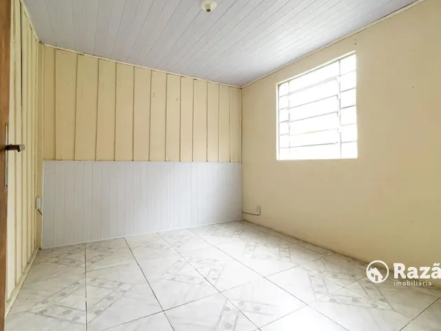 Casa 3 quartos e 1 banheiro, para alugar, no bairro Vista Alegre em Curitiba