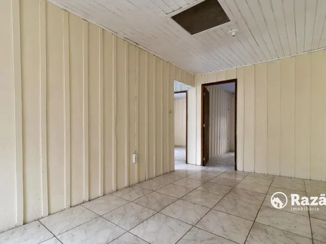 Casa 3 quartos e 1 banheiro, para alugar, no bairro Vista Alegre em Curitiba