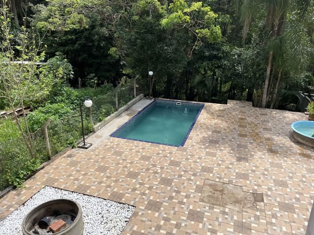Casa com 568m² 5 quartos e 6 banheiros, à venda, no bairro Granja Carneiro Viana em Cotia
