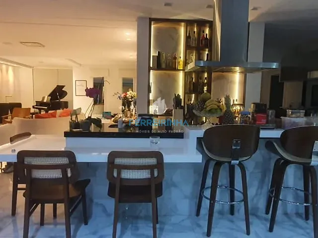 Casa com 470m² 4 quartos e 6 banheiros, à venda, no bairro Condomínio Residencial Jaguary em São José dos Campos