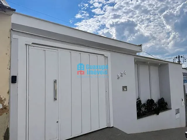 Casa 3 quartos e 2 banheiros, à venda, no bairro Vila Rica em Guaxupé