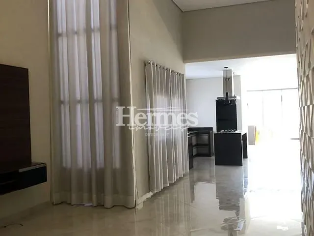 Casa com 450m² 3 quartos e 3 banheiros, à venda, no bairro Parque Brasil 500 em Paulínia