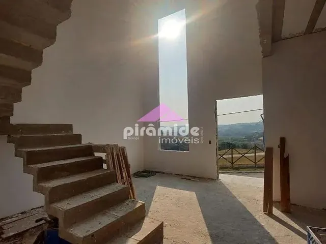 Casa com 250m² 3 quartos e 3 banheiros, à venda, no bairro Condomínio Residencial Mantiqueira em São José Dos Campos
