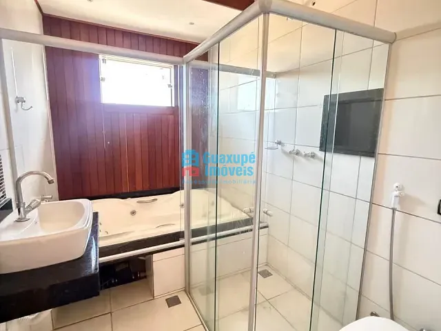 Casa com 250m² 4 quartos e 3 banheiros, à venda, no bairro Vila Toninho Zeitune em Guaxupé
