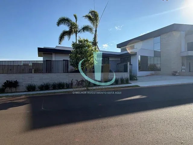 Casa com 588m² 4 quartos e 8 banheiros, à venda, no bairro Residencial e Comercial Quinta das Laranjeiras em Araraquara