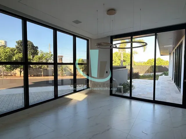 Casa com 588m² 4 quartos e 8 banheiros, à venda, no bairro Residencial e Comercial Quinta das Laranjeiras em Araraquara