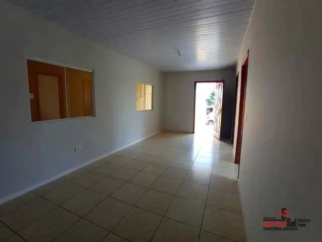 Casa 3 quartos e 1 banheiro, para alugar, no bairro NOVO MUNDO em Curitiba