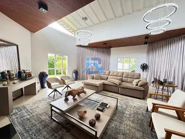 Casa com 1429m² 4 quartos e 6 banheiros, à venda ou para alugar, no bairro Parque das Laranjeiras em Itatiba