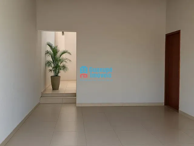 Casa 4 quartos e 4 banheiros, à venda, no bairro Jardim Tres Rosas em Guaxupé