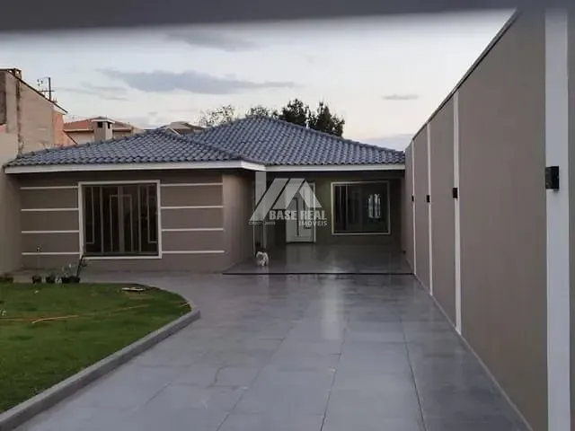 Casa com 330m² 3 quartos e 2 banheiros, à venda, no bairro Estrela em Ponta Grossa
