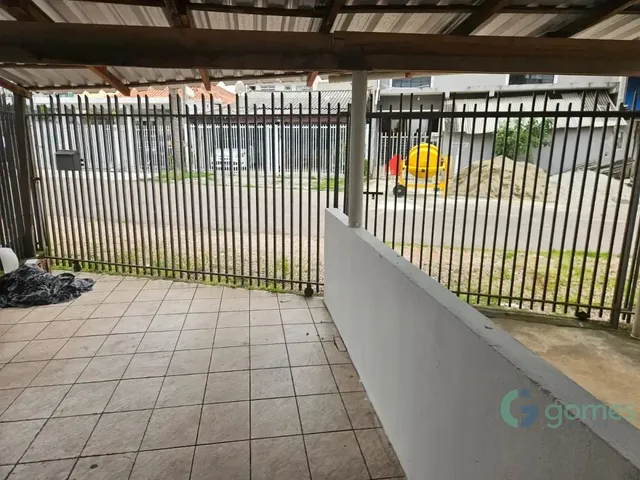 Casa 2 quartos e 1 banheiro, para alugar, no bairro Sítio Cercado em Curitiba